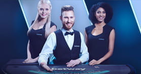 Das Bild zeigt drei der freundlichen Croupiers des Live Casinos von betway.