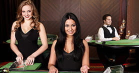 Ein Dealer bei einem Live Dealer Spiel bei Casino Heroes.