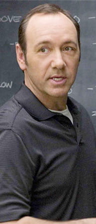 Der weltweit beliebte Darsteller Kevin Spacey spielt Micky Rosa