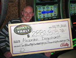Kurze Zeit später gewinnt Alexander Degenhardt im Bellagio fast 3mio Dollar