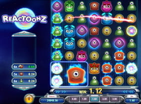 Das Spielgeschehen beim Slot Reactoonz des Software Herstellers Play'n GO.