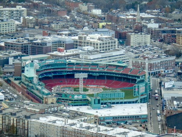 Luftaufnahme des Stadions Fenway Park in Boston.