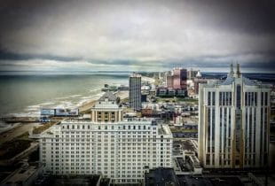 Atlantic City an Küste.