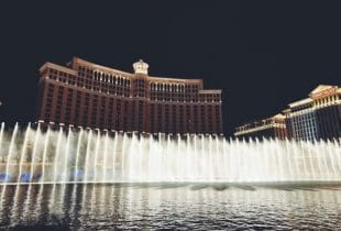 Das Bellagio Casino bei Nacht.