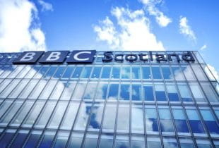 Gläsernes Bürogebäude der BBC Scotland.