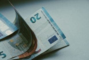 Verschiedene Euro-Geldscheine.
