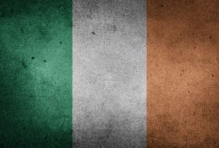Die Fahne Irlands im Vollformat.