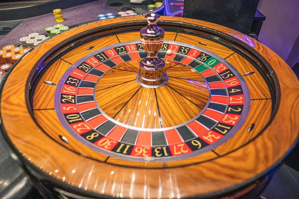Roda roulette di kasino.