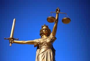 Die Statue der Göttin Justitia.