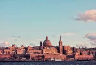 Die Küste der maltesischen Hauptstadt Valetta