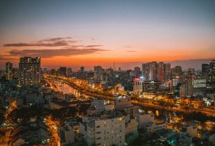 Die Stadt Saigon während der Dämmerung.