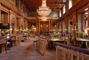 Die historische Wiesbadener Spielbank im Kurhaus.