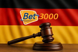 Ein Richterhammer liegt symbolisch vor dem Logo des Sportwettenanbieters Bet3000 auf einem Hintergrund mit der deutschen Flagge.
