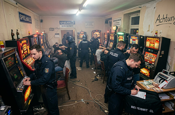 Eine Razzia gegen illegales Glücksspiel in Berlin.